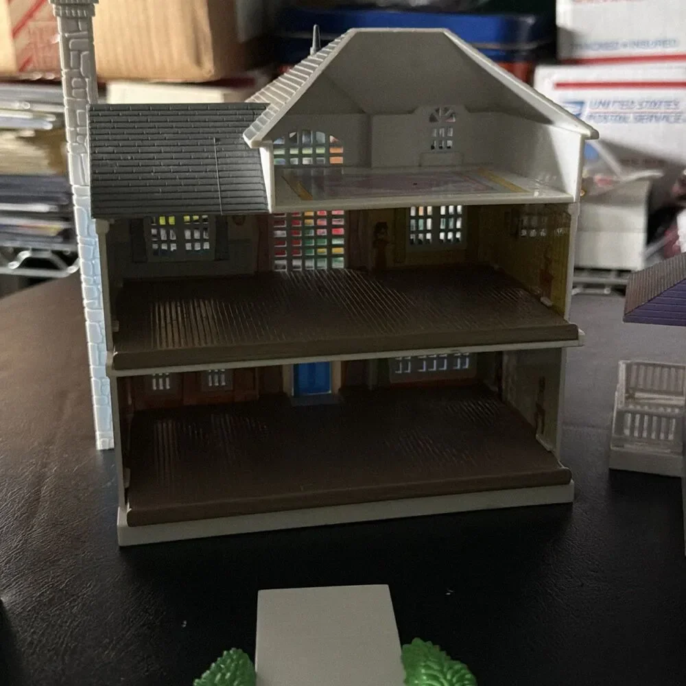 1994 Galoob MY PRETTY DOOLHOUSE Lot (Polly Pocket sized set)